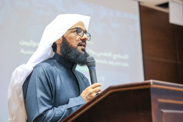 أقامت كلية الشريعة محاضرة بعنوان:  "التسامح النفسي والتعايش بين الطلاب الدوليين بكلية الشريعة بالجامعة الإسلامية وعلاقته بالجاذبية الشخصية"